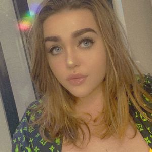 Meet your Posher, Dominique